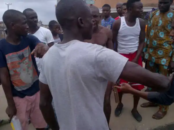 Old Man Caught Having S£x With A 5-Year-Old Boy In Lagos [See Photos]